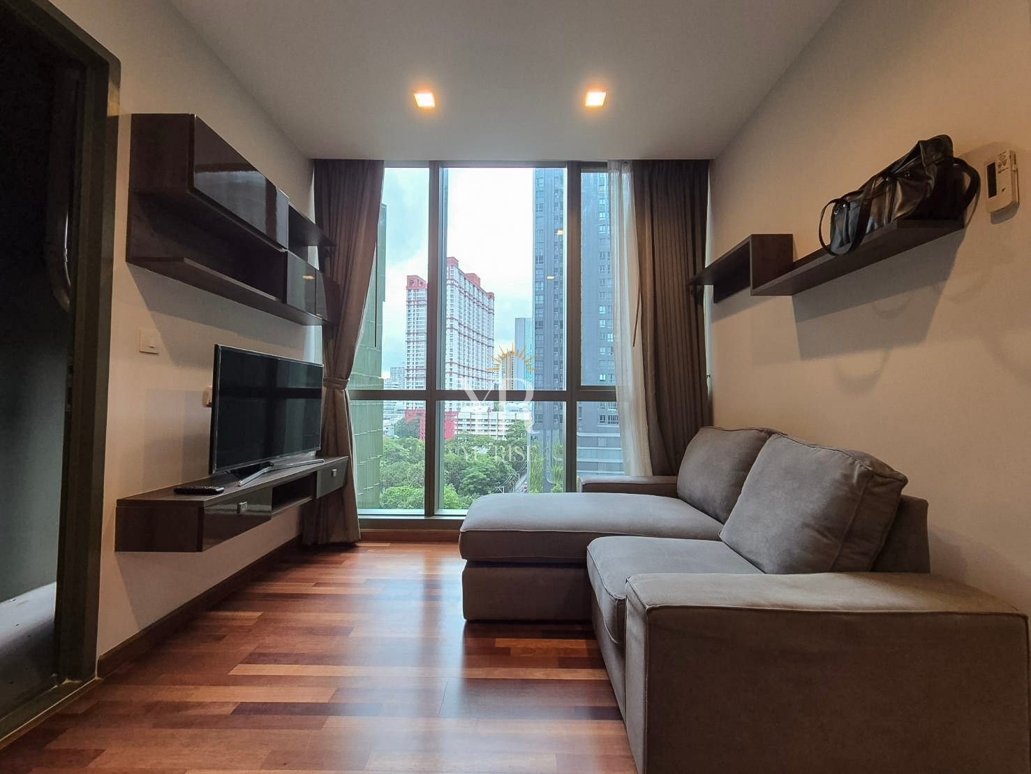 For rent, Wish Signature Midtown Siam, 1 bedroom, private elevator, walk only 350 m. to BTS Ratchathewi, 1 station to Siam.