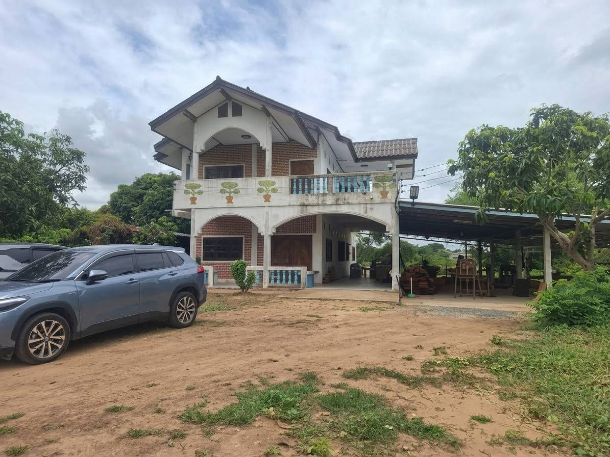 ขายบ้านเดี่ยว 2 ชั้น พร้อมที่ดินผืนใหญ่ 3 ไร่ 2 งาน (5,600 ตร.ม.) ทำเลดี เดินทางสะดวก บรรยากาศร่มรื่น บางน้ำเชี่ยว สิงห์บุรี ขายบ้านเดี่ยว 2 ชั้น พร้อมที่ดินผืนใหญ่ 3 ไร่ 2 งาน (5,600 ตร.ม.) ทำเลดี เดินทางสะดวก บรรยากาศร่มรื่น บางน้ำเชี่ยว สิงห์บุรี