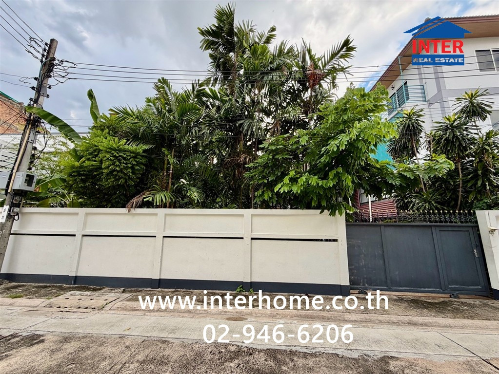 2-story detached house, 86 sq m. Detached house next to Stamp Fleur Clinic, Soi Inthamara 4, Sutthisan Winitchai Road. Soi Inthamara 4 Road, Phaya Thai District, Bangkok 2-story detached house, 86 sq m. Detached house next to Stamp Fleur Clinic, Soi Inthamara 4, Sutthisan Winitchai Road. Soi Inthamara 4 Road, Phaya Thai District, Bangkok
