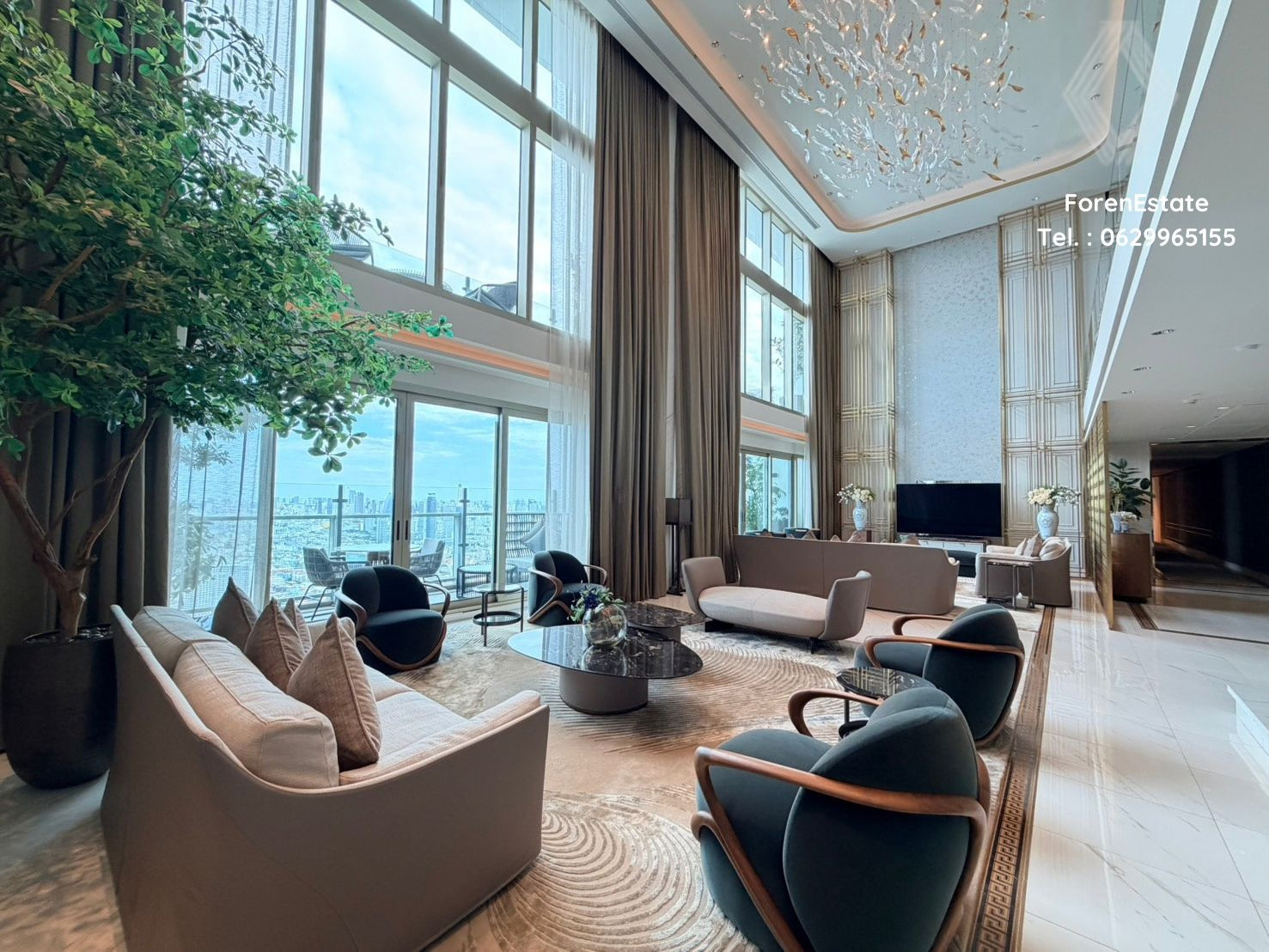 THE ONE & ONLY — DUPLEX PENTHOUSE AT THE RIVER An extraordinary penthouse residence, truly one of a kind within the entire development. Occupying the top floors, 61–62, this exceptional duplex spans approximately 943 sq.m. and offers a level of privac