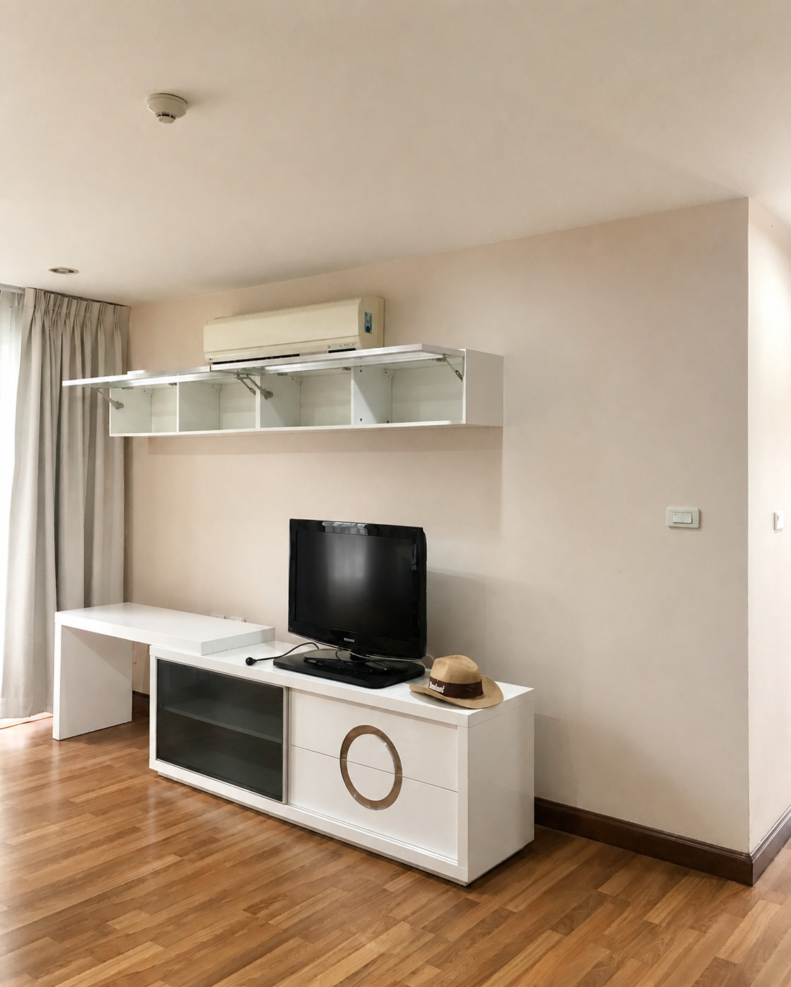 PG Rama 9 for sale: Spacious unit, 72.52 sq.m., 2 bedrooms, 2 bathrooms. Fully furnished and ready to move in. Price: 5,500,000 Baht. Call 096-2615656 (Nong). Viewings available daily. Location: Rama 9. PG Rama 9 for sale: Spacious unit, 72.52 sq.m., 2 bedrooms, 2 bathrooms. Fully furnished and ready to move in. Price: 5,500,000 Baht. Call 096-2615656 (Nong). Viewings available daily. Location: Rama 9.