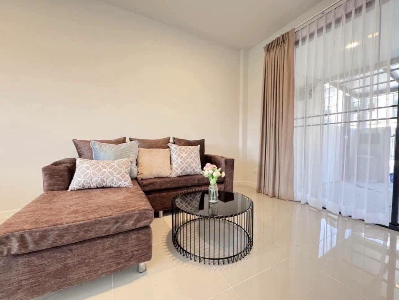 🏡 ให้เช่า ค่าเช่า 25,000 บาท/เดือน ทาวน์โฮม Grand Verona ร่มเกล้า ทำเลดี ติดถนนร่มเกล้า 🏡 ให้เช่า ค่าเช่า 25,000 บาท/เดือน ทาวน์โฮม Grand Verona ร่มเกล้า ทำเลดี ติดถนนร่มเกล้า