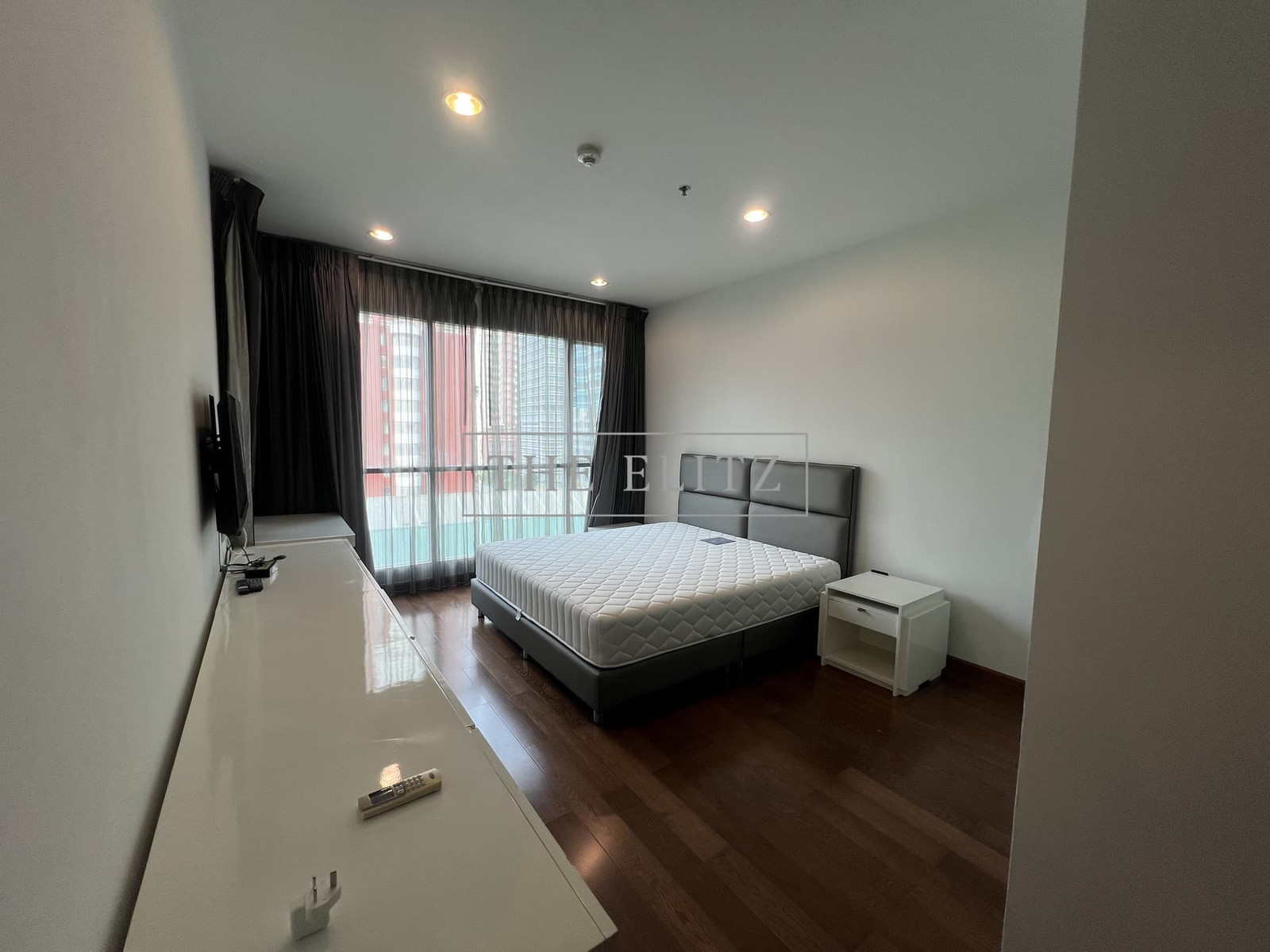 Very good price! The Address Chidlom 2 bedrooms, 73 sq m., price 9.99 MB, contact number 065-889-9963 Khun Puinun. Very good price! The Address Chidlom 2 bedrooms, 73 sq m., price 9.99 MB, contact number 065-889-9963 Khun Puinun.