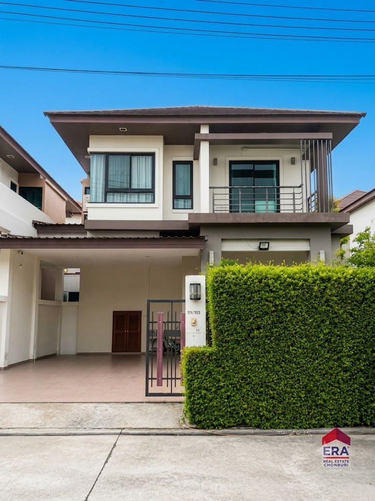 ขายพร้อมผู้เช่า บ้านแฝดสไตล์บ้านเดี่ยว หมู่บ้าน Mornington Hill ชลบุรี วิวภูเขา