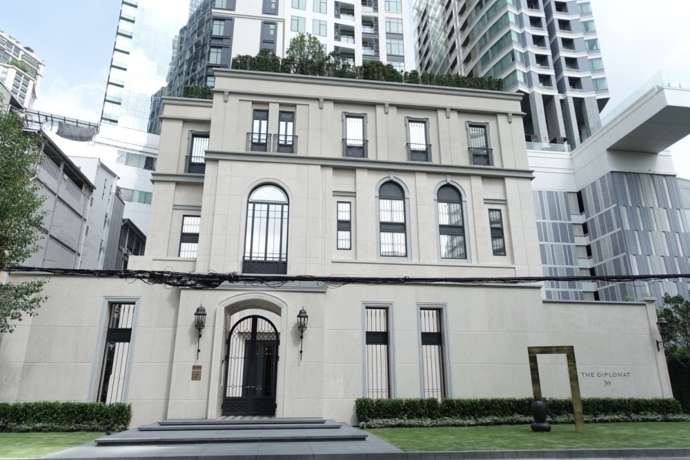 The Diplomat 39 one bedroom 50k The Diplomat 39 one bedroom 50k