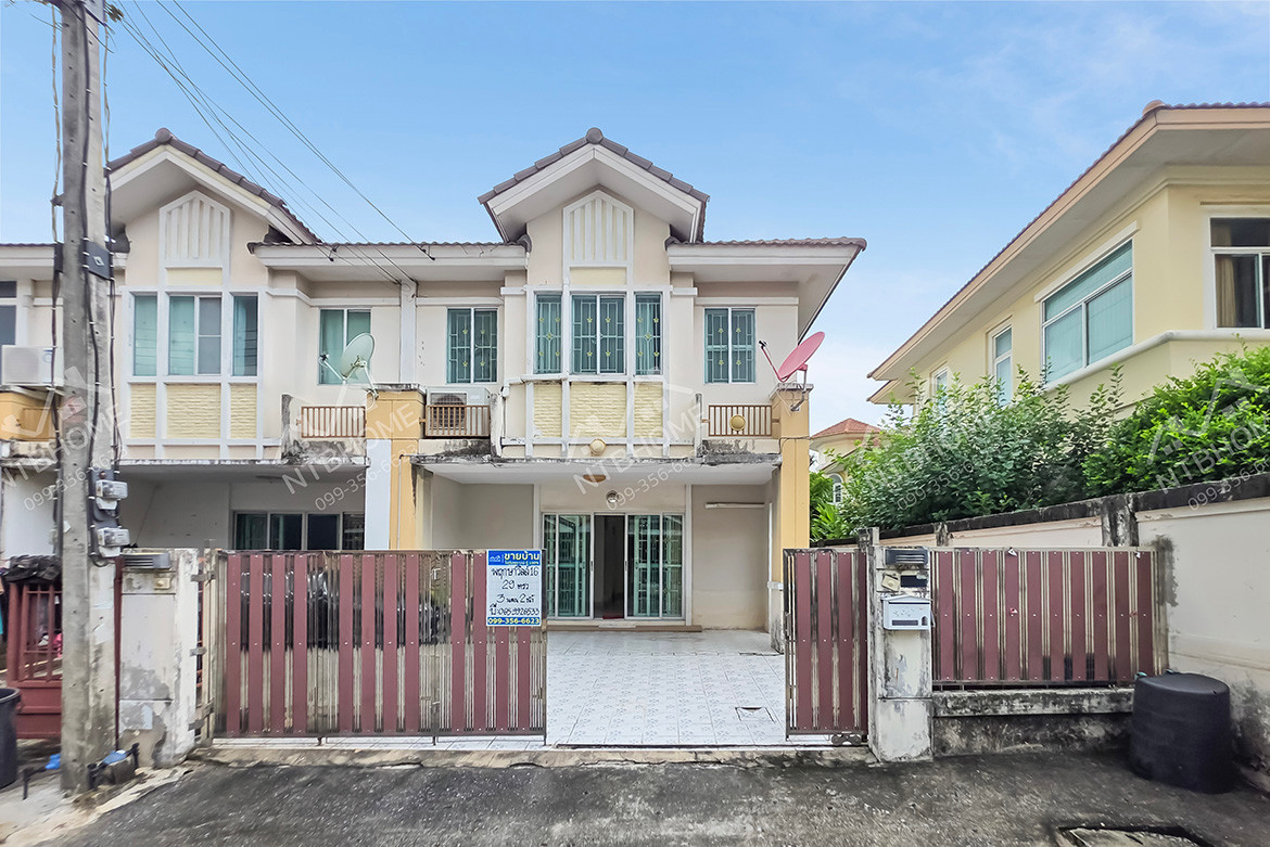 Pruksa Ville 16 Rangsit-Ongkharak, corner plot, next to Rangsit-Nakhon Nayok Road. Near Dream World