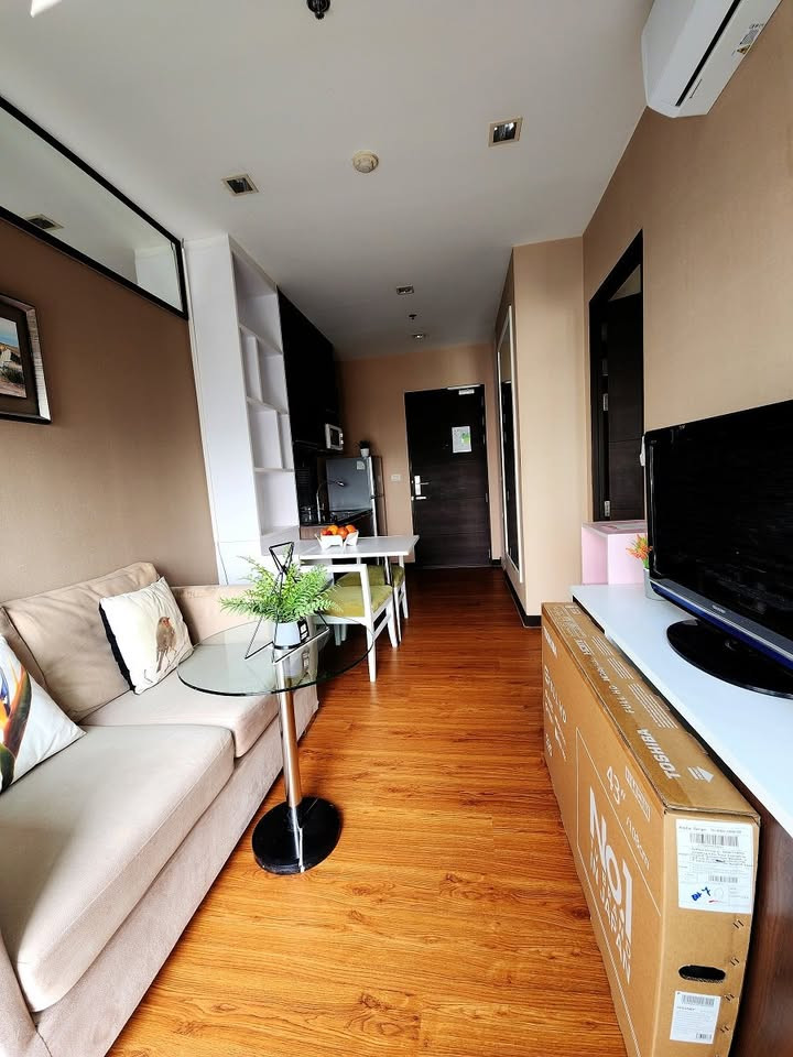 For rent, Ideo Q Phayathai, 1 bedroom, separated rooms, clear view, near Chulalongkorn University and Phayathai Hospital, 1 minute walk to BTS Phayathai. For rent, Ideo Q Phayathai, 1 bedroom, separated rooms, clear view, near Chulalongkorn University and Phayathai Hospital, 1 minute walk to BTS Phayathai.