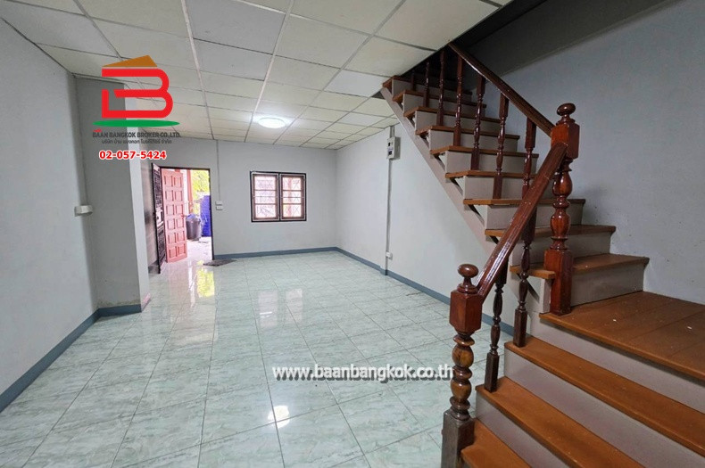 ทาวน์เฮาส์ หมู่บ้านฉัตรณรงค์วิลล่า 4 (ซอยเปียร์นนท์) เนื้อที่ 16 ตรว. ใกล้ตลาดเปียร์นนท์ ถนนลำลูกกา คลอง2 ตำบลคูคต อำเภอลำลูกกา จังหวัดปทุมธานี – รูปที่ 4