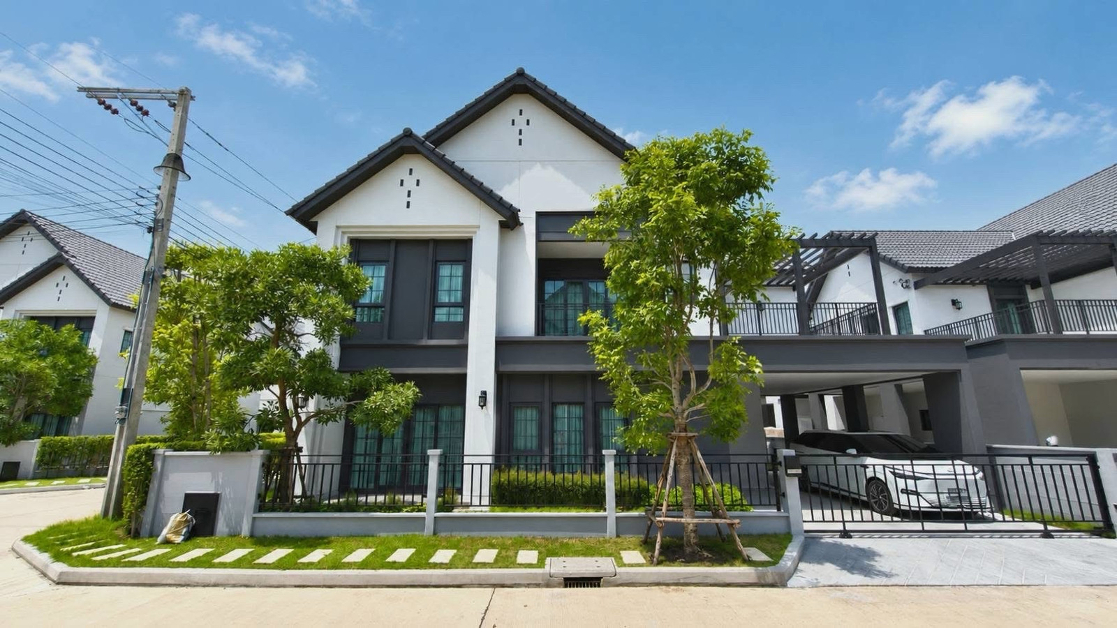 🌟For Rent: Brand-new Corner Detached House at Centro Bangna. Two-storey, 4 bedrooms and 5 bathrooms. Fully furnished and decorated.💥Rental Fee: 150,000 THB/Month. 🌟For Rent: Brand-new Corner Detached House at Centro Bangna. Two-storey, 4 bedrooms and 5 bathrooms. Fully furnished and decorated.💥Rental Fee: 150,000 THB/Month.