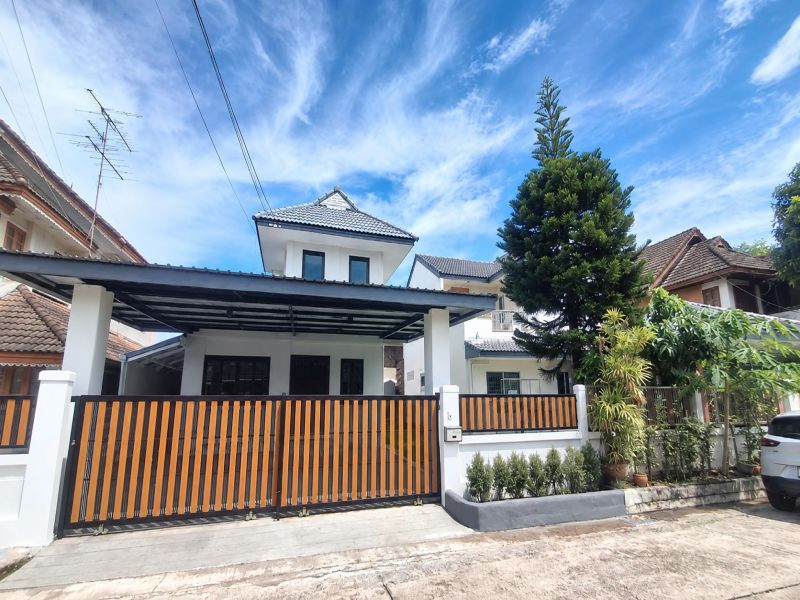 Sukkamon Garden Hill Sriracha: Newly renovated detached house for sale on Kao Kilo Road. Sukkamon Garden Hill Sriracha: Newly renovated detached house for sale on Kao Kilo Road.