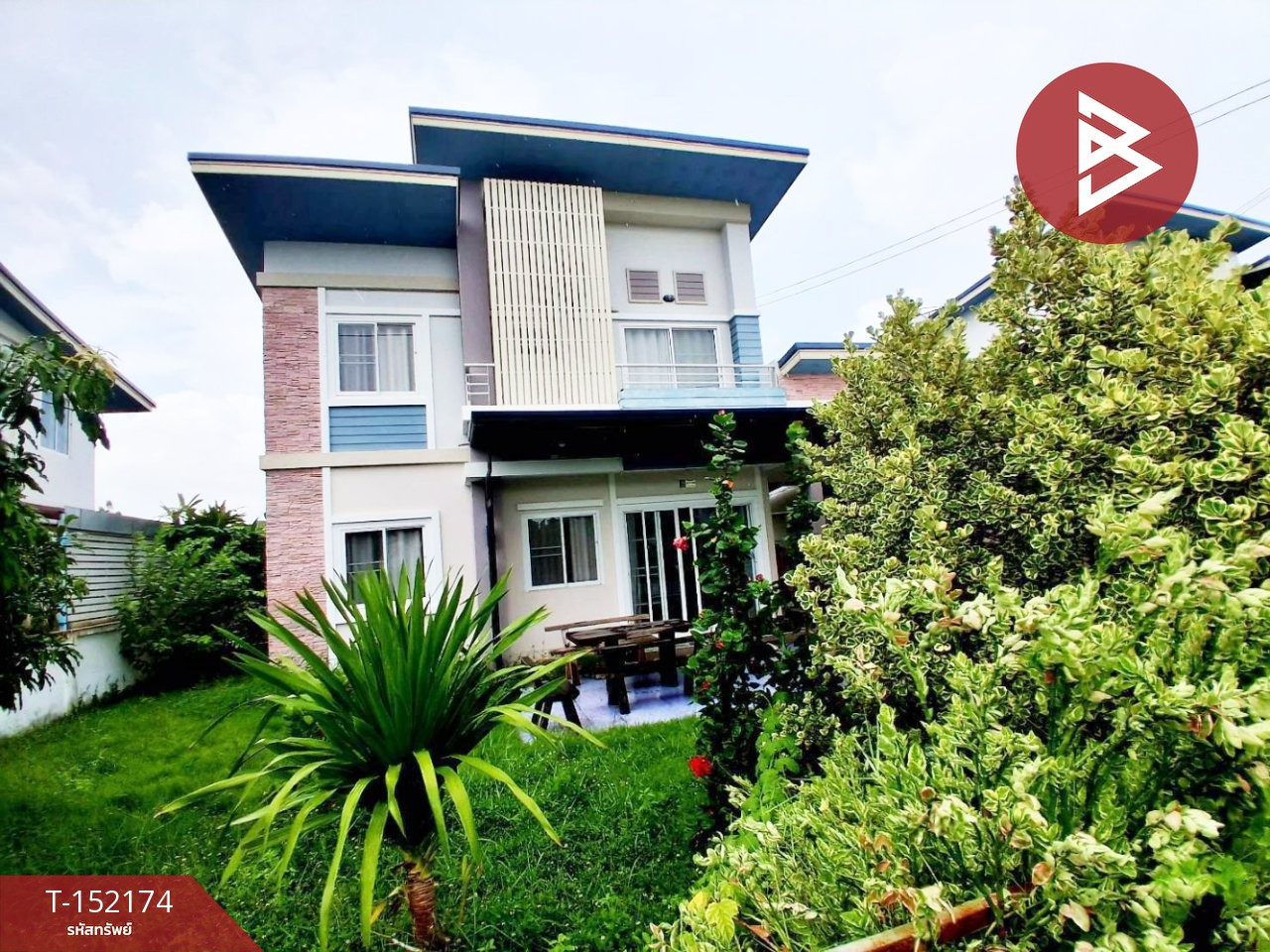 Single house for sale Flora Ville Village, Nong Chok, Bangkok Single house for sale Flora Ville Village, Nong Chok, Bangkok