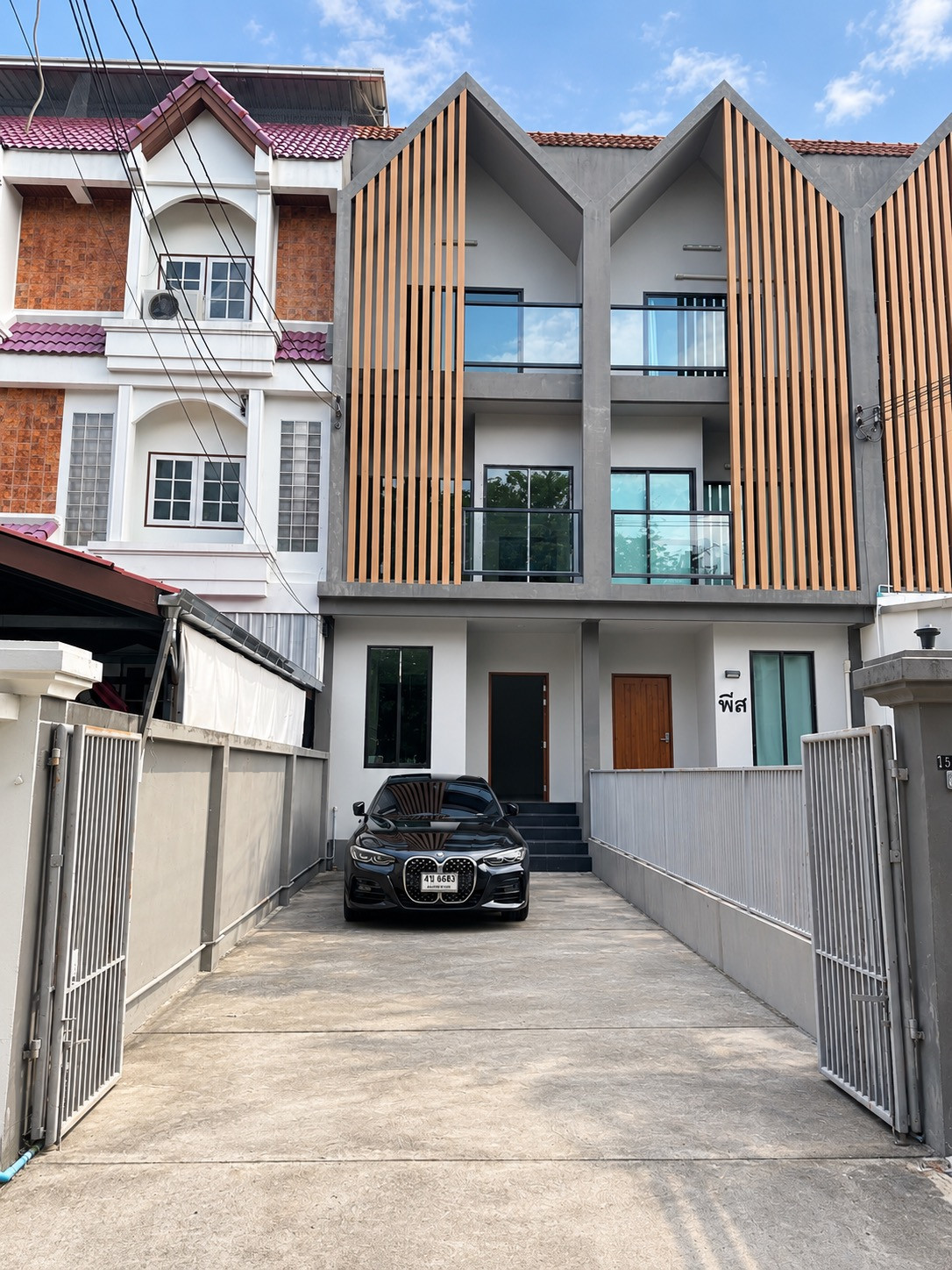 3-story townhome, newly renovated,  selling it himself, very good location, 3 minutes to Seacon. – รูปที่ 2