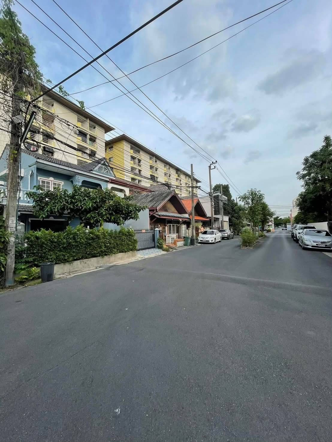 🏡✨ ให้เช่า บ้านเดี่ยว 2 ชั้น หมู่บ้านซื่อตรง 28 ซอยนวมินทร์ 143 5 ห้องนอน 3 ห้องน้ำ บ้านพื้นที่กว้าง ฟังก์ชันครบ นวมินทร์ – นวลจันทร์ – รามอินทรา 💰 ค่าเช่าเพียง 16,000 บาท/เดือน – รูปที่ 2