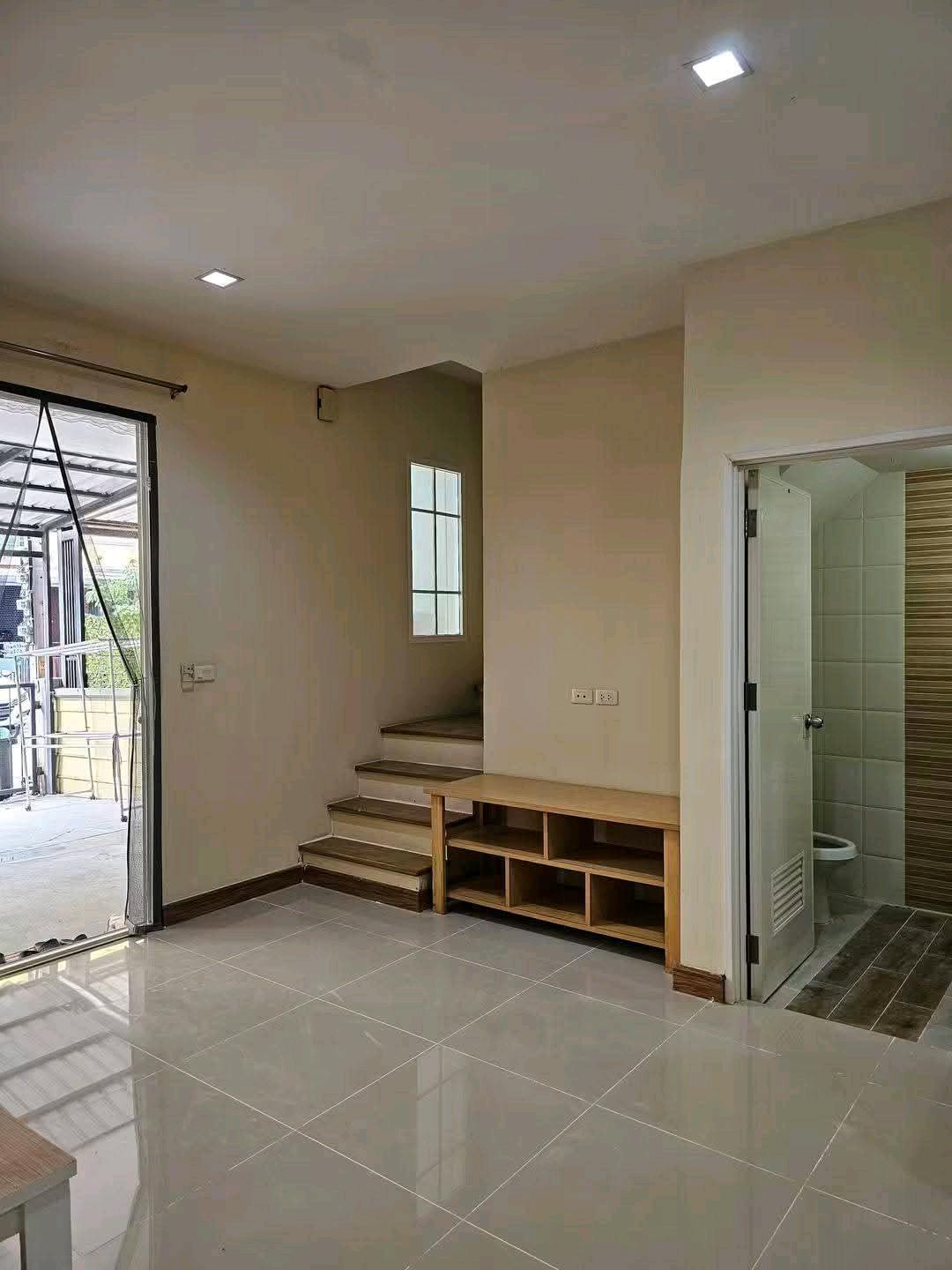 บ้านรีโนเวทใหม่ให้เช่าโกลเด้นทาวน์อ่อนนุช 65 เลี้ยงสัตว์พันธุ์เล็กได้ T.062-1574449 – รูปที่ 4