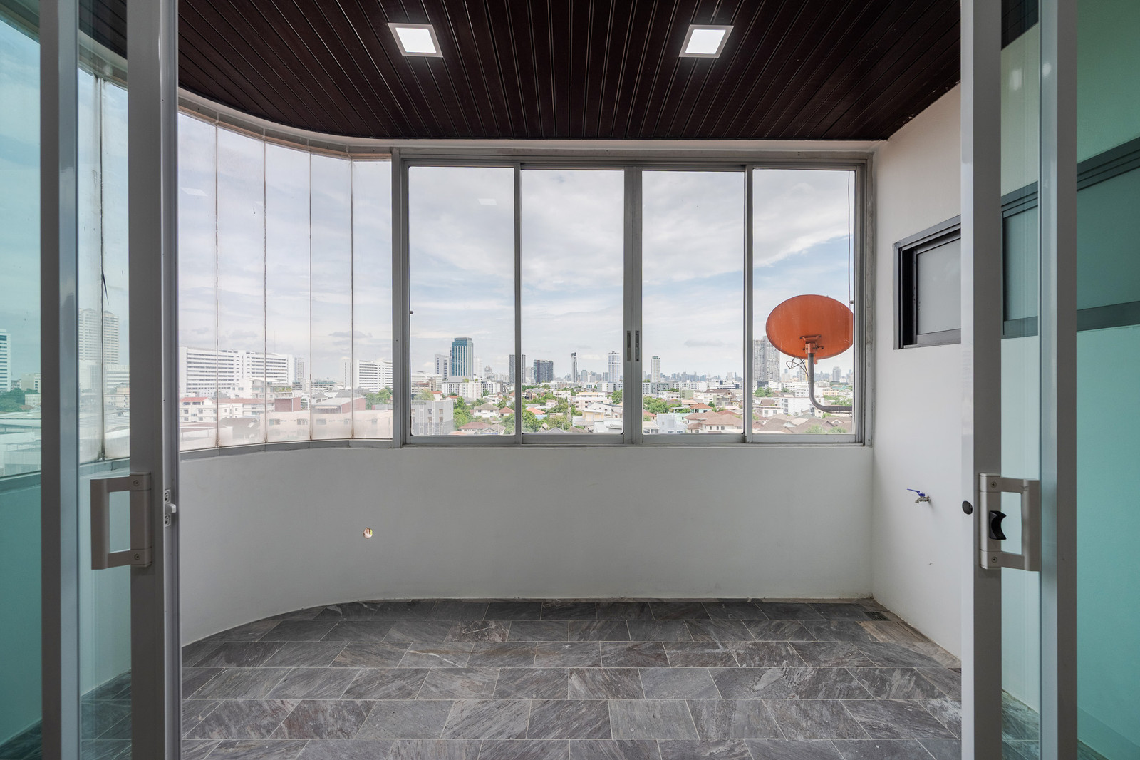 🏡✨️LP-737 Condo for sale, Phisawit Tower, early Lat Phrao location. Lat Phrao Intersection Central Ladprao Chokchai Ruammit, near BTS Phahon Yothin 24, about 500 meters. 🏡✨️LP-737 Condo for sale, Phisawit Tower, early Lat Phrao location. Lat Phrao Intersection Central Ladprao Chokchai Ruammit, near BTS Phahon Yothin 24, about 500 meters.