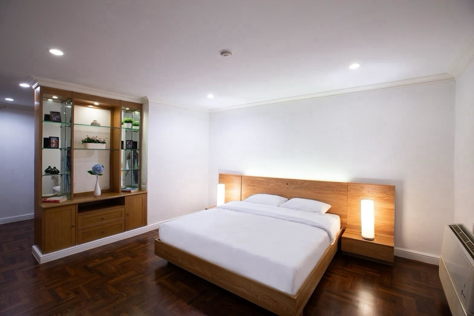 LTH162339 Pet-Friendly Duplex Apartment for Rent near BTS Phrom Phong | 278 Sq.m. | 3 Beds | 4 Baths | 150K/Month LTH162339 Pet-Friendly Duplex Apartment for Rent near BTS Phrom Phong | 278 Sq.m. | 3 Beds | 4 Baths | 150K/Month