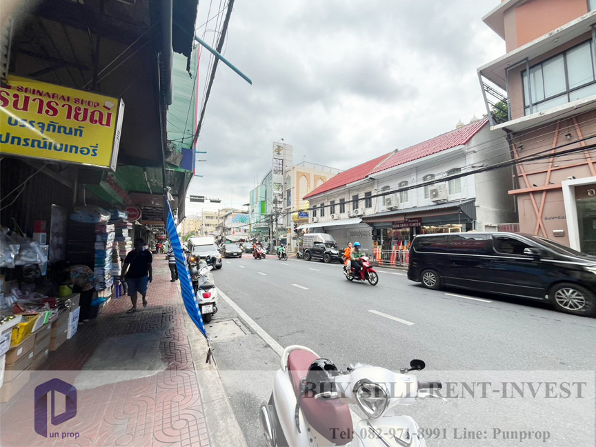 ขายตึกแถวริมถนนจักรเพชร พาหุรัด คลองโอ่งอ่าง สะพานหัน MRT สามยอด รวม 2 คูหา หน้าติดถนนใหญ่ 4*20 ม. ตามสภาพ ราคาเพียง 35 ล้าน – รูปที่ 3