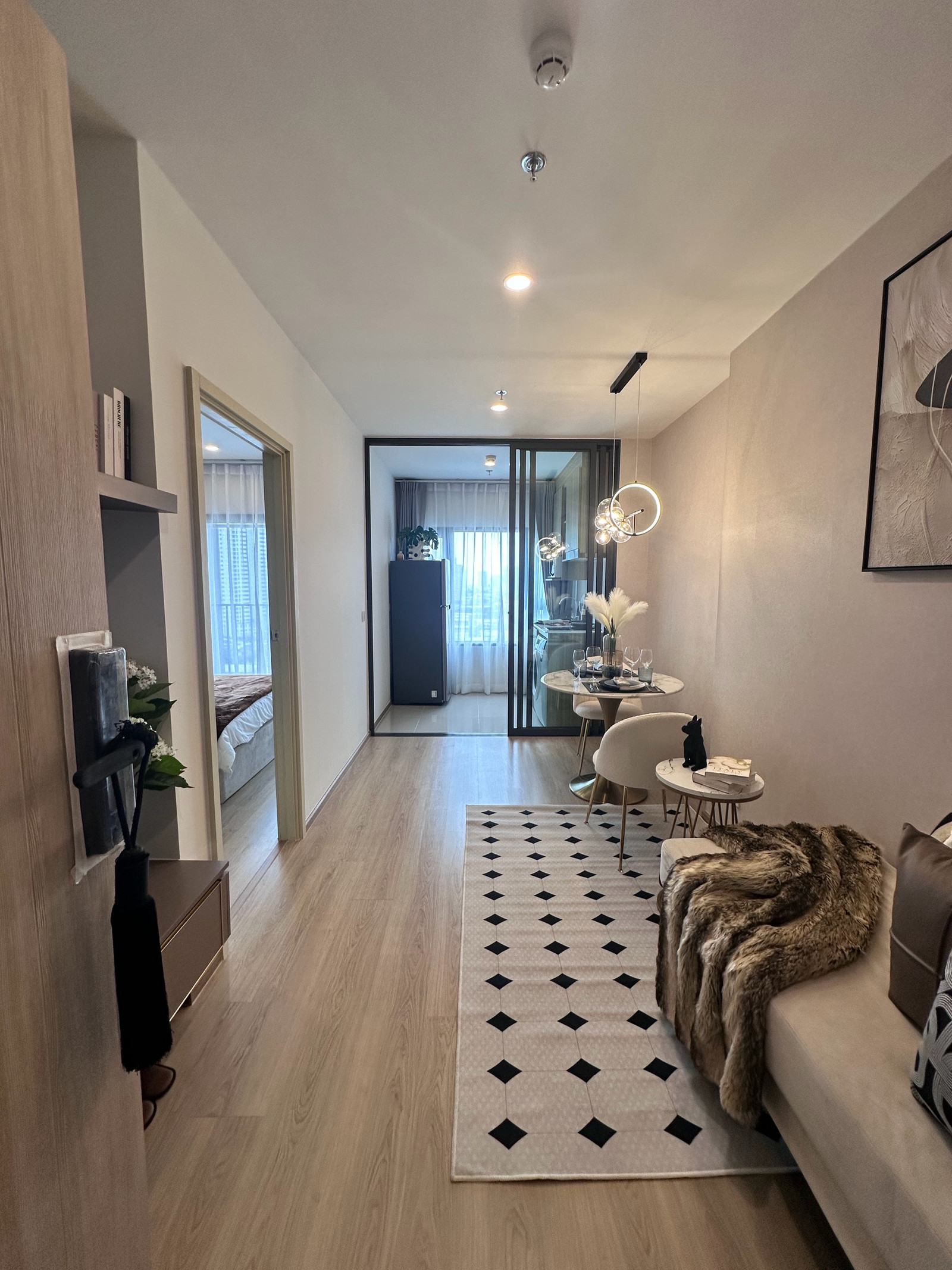 If you want to live in the Rama 4 area, you have to go to Life rama4-asoke. It's convenient to live there yourself. It's easy to rent out. – รูปที่ 3