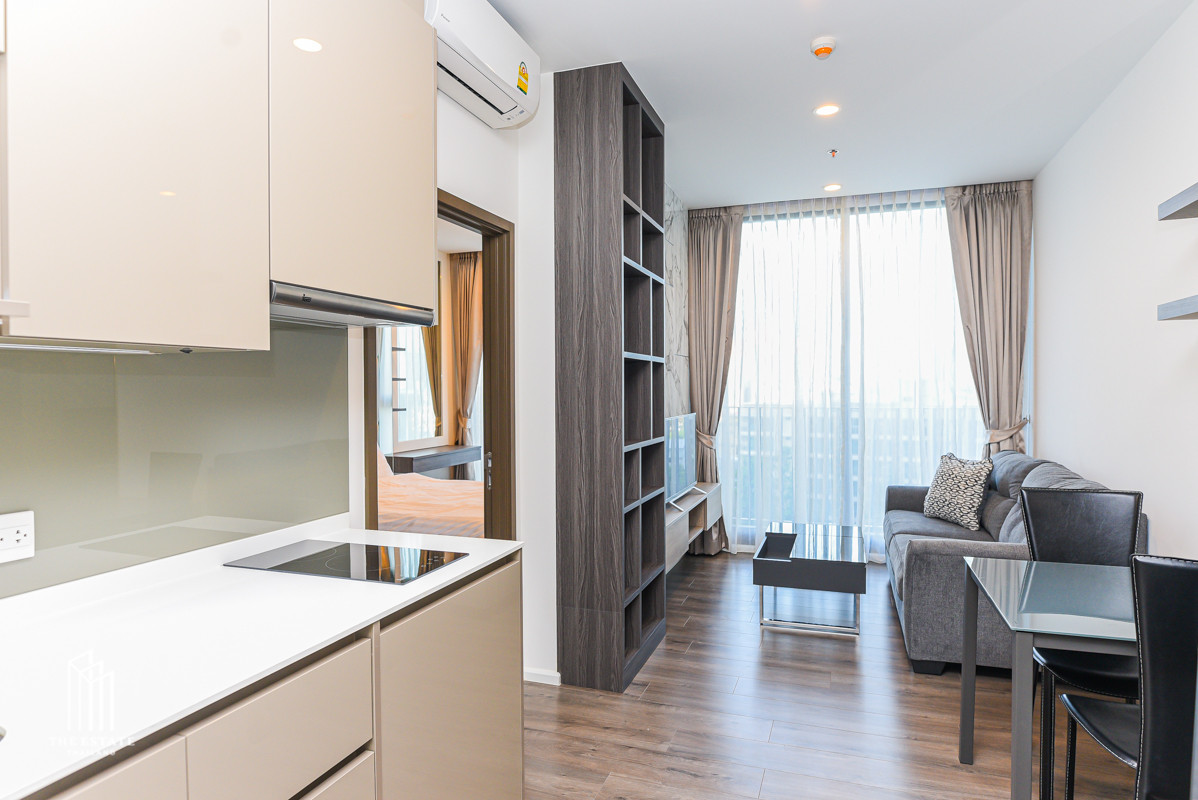 Condo for Rent: Whizdom Essence – High-rise condo with Modern Contemporary design @ 25,000 Baht/month Condo for Rent: Whizdom Essence – High-rise condo with Modern Contemporary design @ 25,000 Baht/month