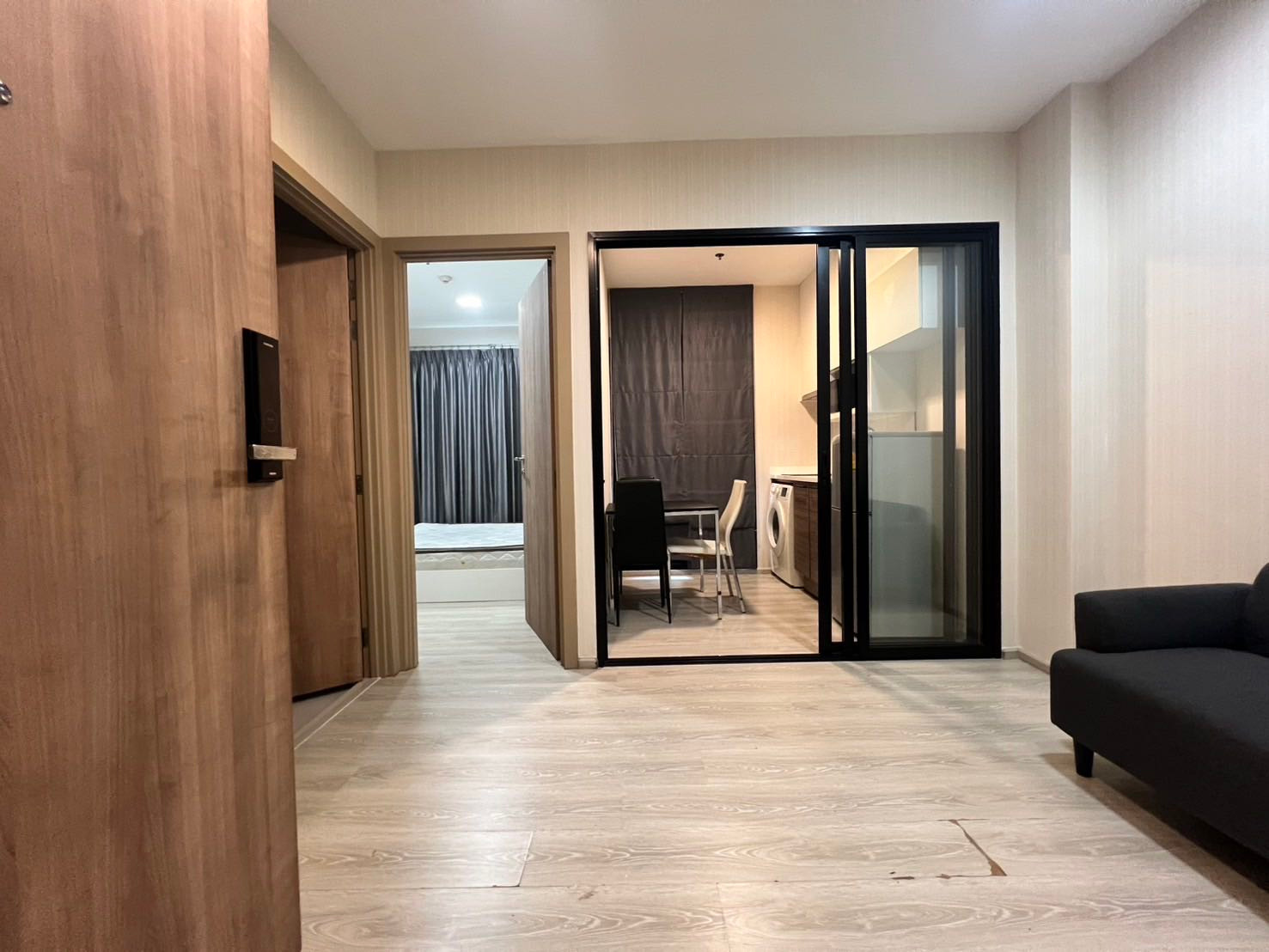 For Rent: Condolette Midst Rama 9 near MRT Rama 9