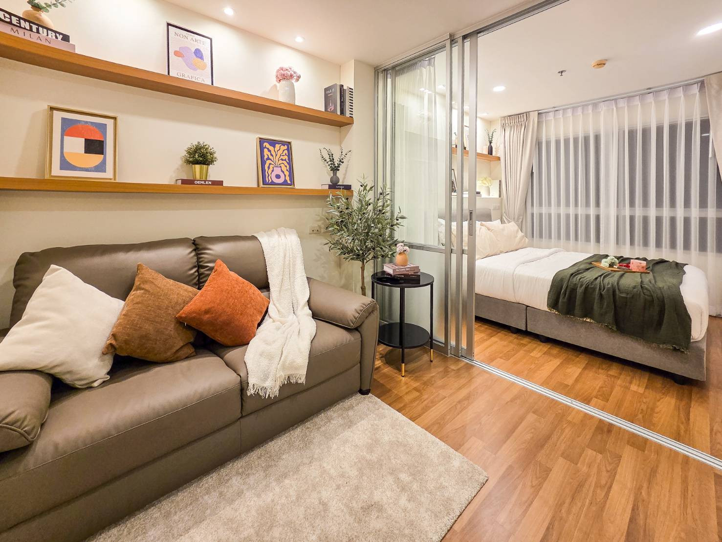 Beautiful room, good vibe, fully furnished condo, warm atmosphere. New furniture throughout the room Never rented out Beautiful room, good vibe, fully furnished condo, warm atmosphere. New furniture throughout the room Never rented out