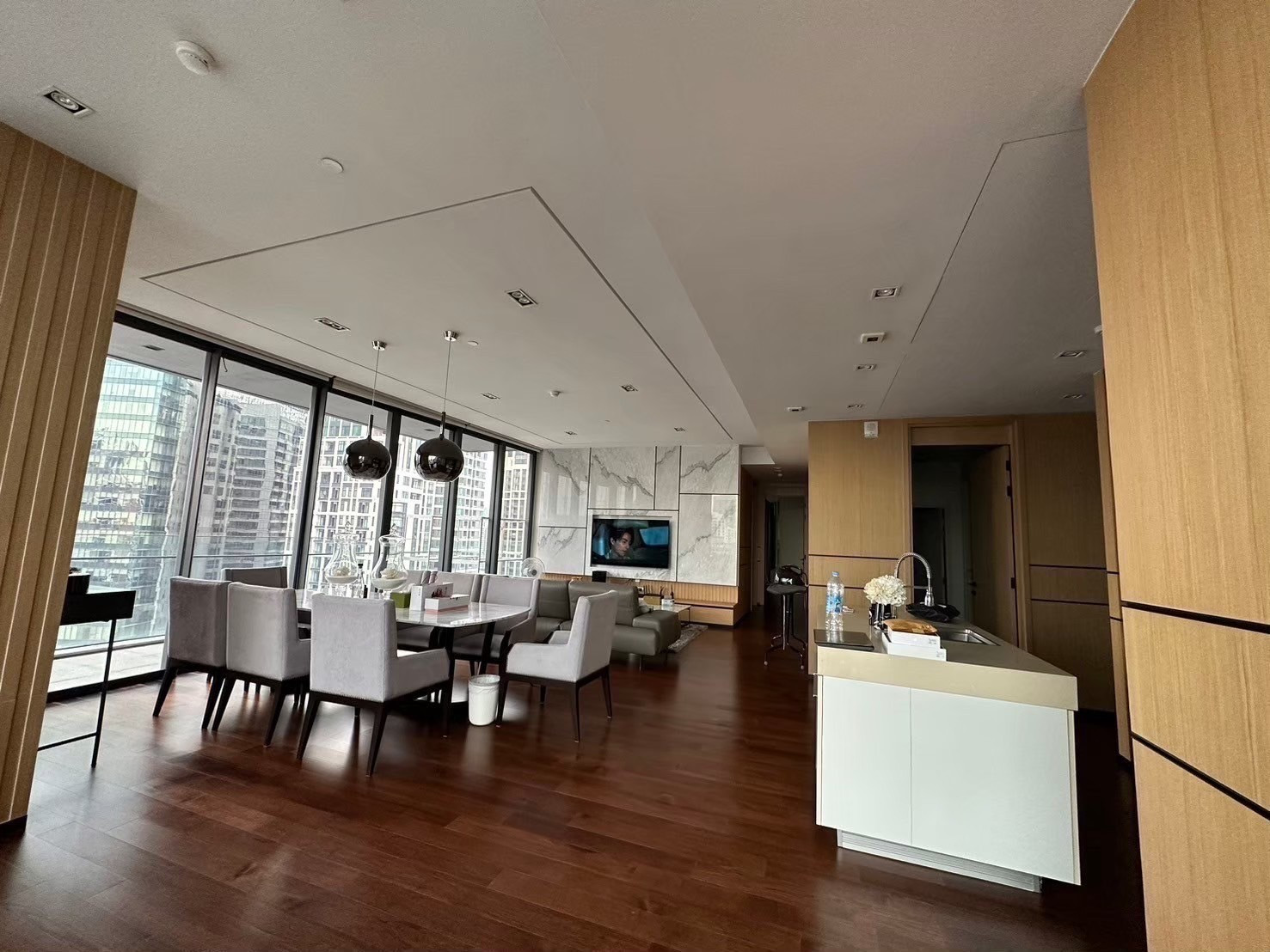 Marque Skv 39  l Ultra-Luxury Aparment. l 280,000 Fully-Furnished
