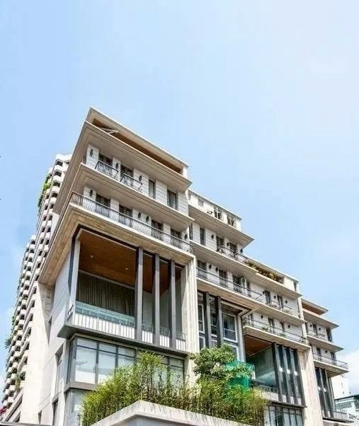 Ultra Luxury Pool Villa for Rent / Sale near BTS Phrom Phong 4 Bedrooms with Private Lift and Pool