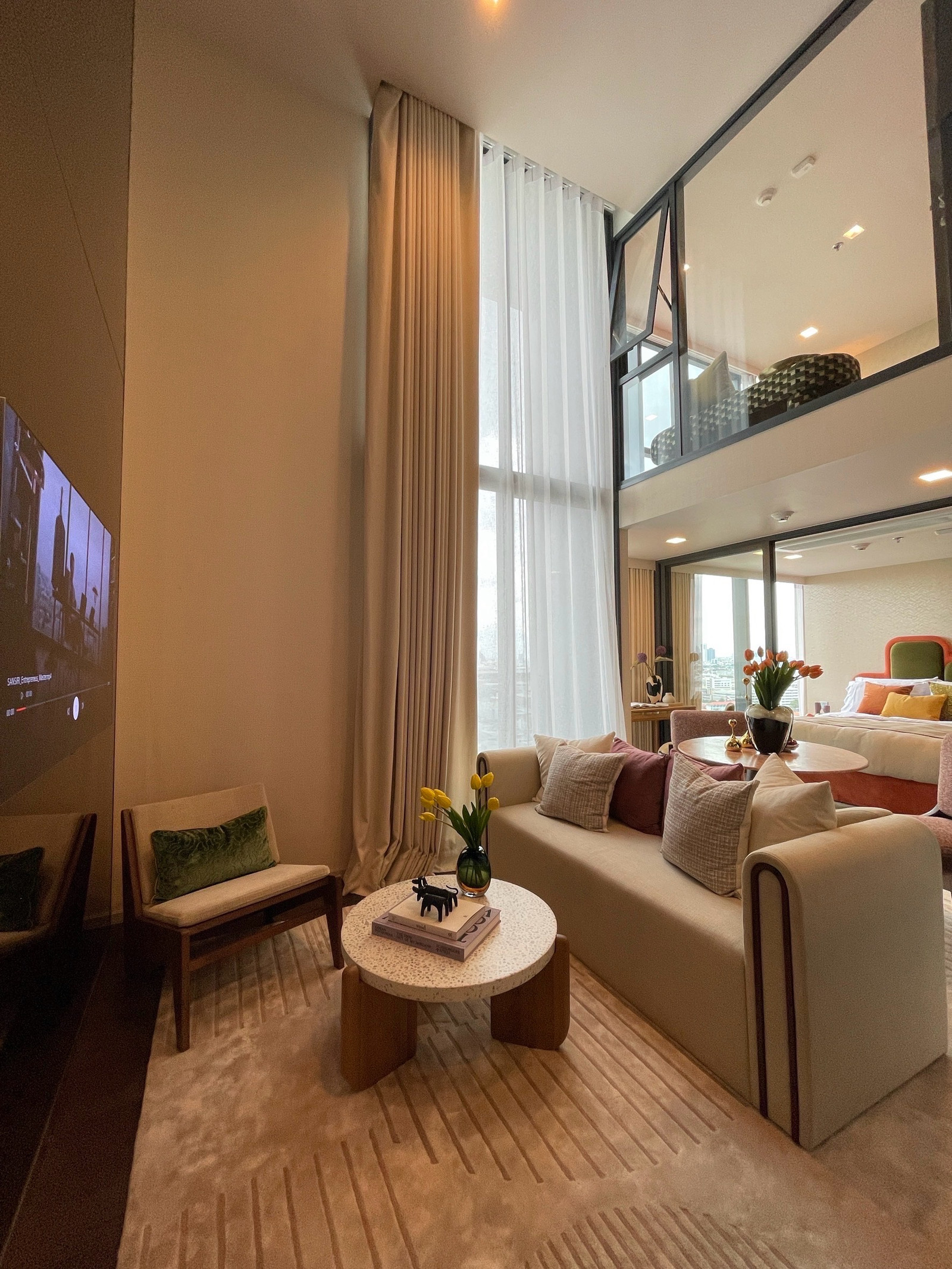 SHUSH Ratchathewi (Shush Ratchathewi) two bedrooms, two bathrooms. (Loft type room) near BTS Ratchathewi, we have a special price for opening the building 13.xx mb