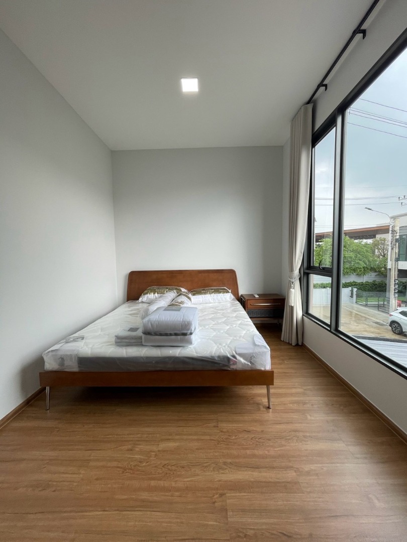 🏡 บ้านใหม่ป้ายแดง แต่งครบพรีเมียม! ทาวน์โฮม 2 ชั้น 3 ห้องนอน | หลัง Mega Bangna เพียง 800 ม. | 40,000 บาท/เดือน – รูปที่ 4