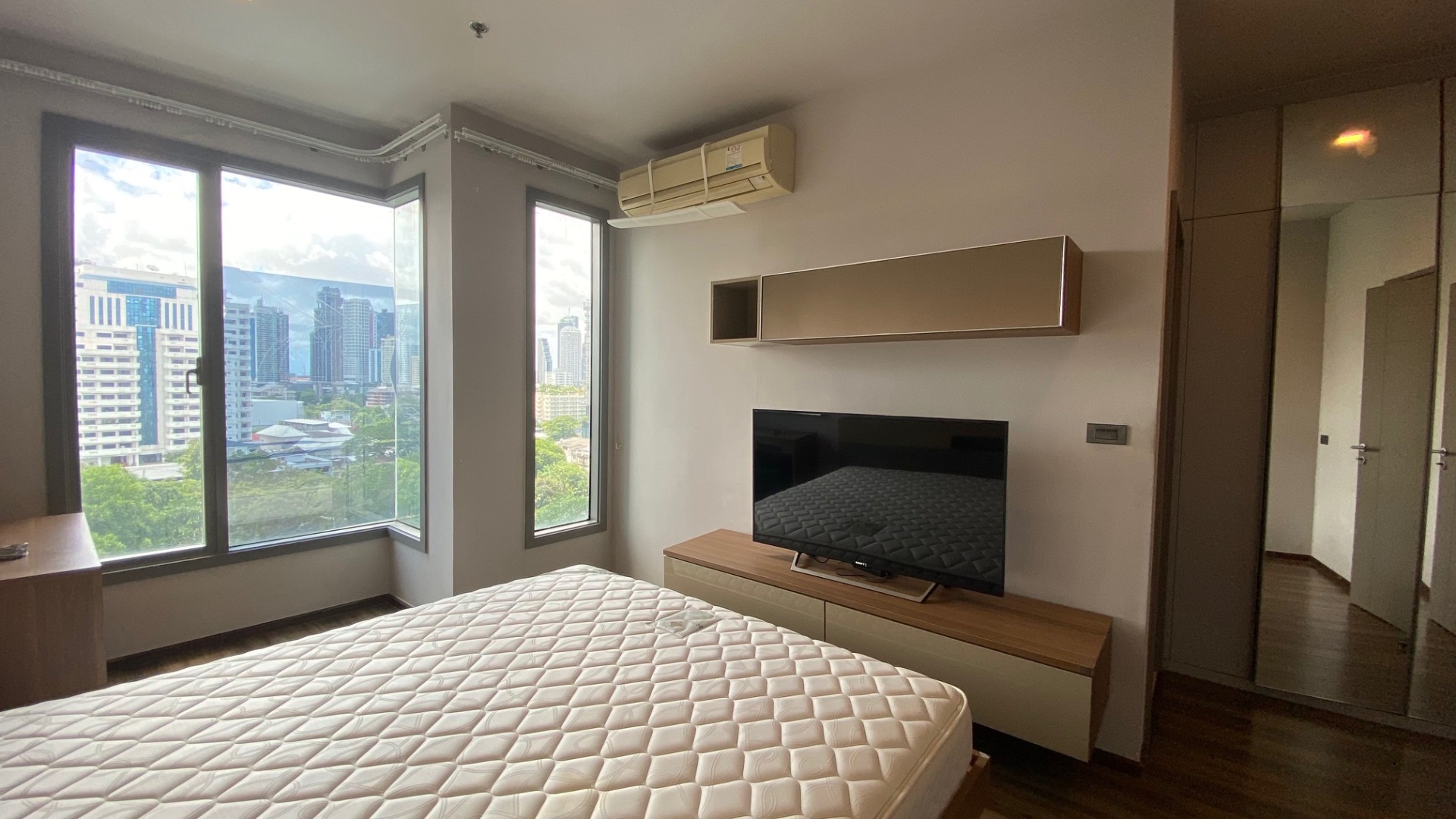 🏙️  ให้เช่า คอนโด Ceil by sansiri ห้อง Corner Unit ขนาดใหญ่ 45 ตร.ม. แบบ 1 Bedroom  พื้นที่ใช้สอยกว้างในทำเลสุขุมวิท – รูปที่ 3