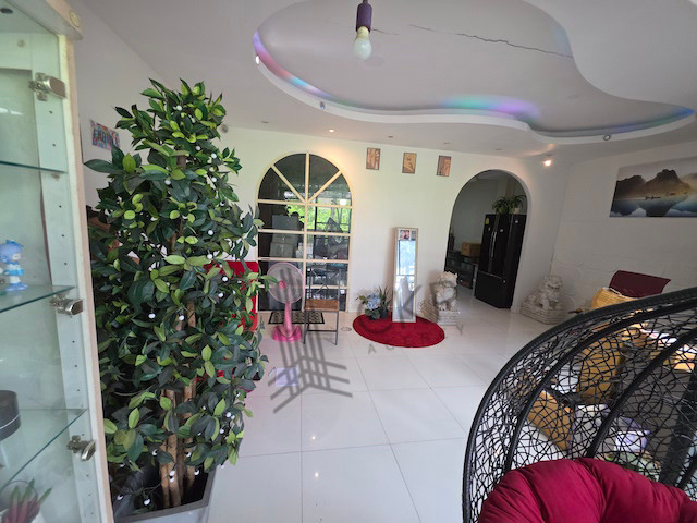 L260145 | ขายทาวน์โฮม 3 ชั้น ติดถนน ซ.รัชดา32 ทำเลดีเยี่ยม โครงสร้างแข็งแรง เหมาะกับทำคลินิค ออฟฟิศ ลงทุนในอนาคต – รูปที่ 3