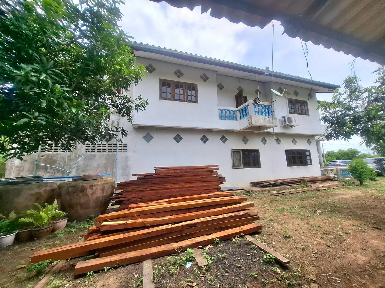 ขายบ้านเดี่ยว 2 ชั้น พร้อมที่ดินผืนใหญ่ 3 ไร่ 2 งาน (5,600 ตร.ม.) ทำเลดี เดินทางสะดวก บรรยากาศร่มรื่น บางน้ำเชี่ยว สิงห์บุรี – รูปที่ 4
