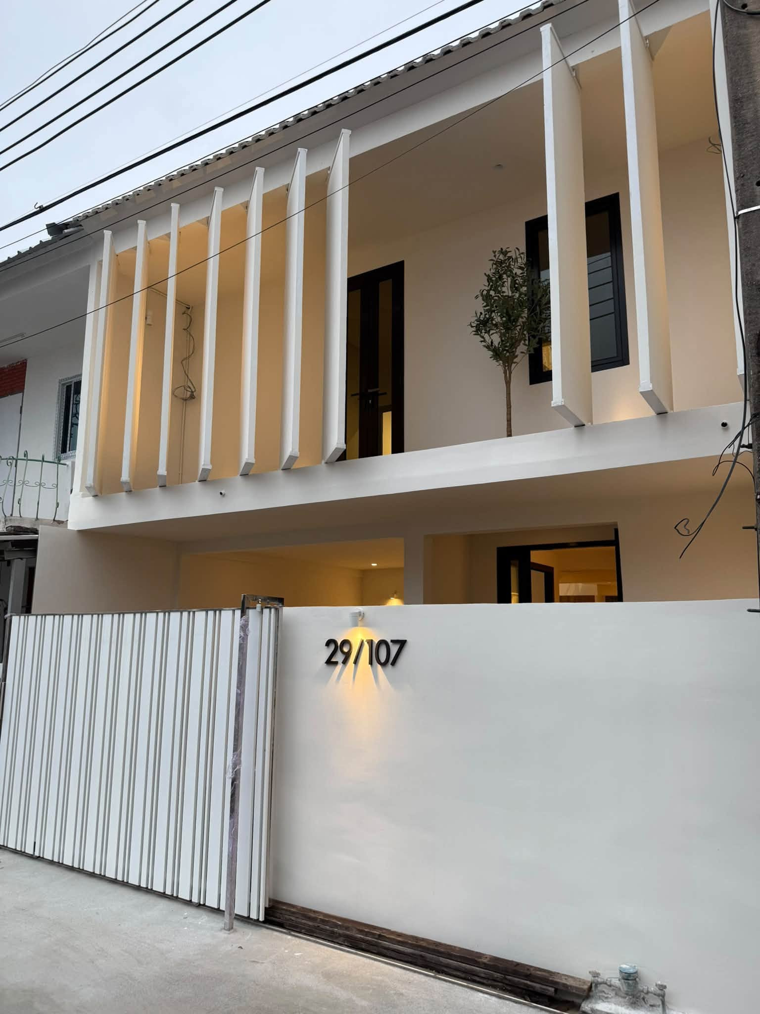 🏡 Townhome for sale 𝗣𝗥𝗜𝗩𝗔𝗧𝗘 𝗖𝗢𝗨𝗥𝗧𝗬𝗔𝗥𝗗 𝗥𝗘𝗦𝗜𝗗𝗘𝗡𝗖𝗘 | Lat Phrao | 41 | 2 floors | 3 bedrooms | There is a courtyard in the middle of the house ✨ | near MRT Phawana 🏡 Townhome for sale 𝗣𝗥𝗜𝗩𝗔𝗧𝗘 𝗖𝗢𝗨𝗥𝗧𝗬𝗔𝗥𝗗 𝗥𝗘𝗦𝗜𝗗𝗘𝗡𝗖𝗘 | Lat Phrao | 41 | 2 floors | 3 bedrooms | There is a courtyard in the middle of the house ✨ | near MRT Phawana