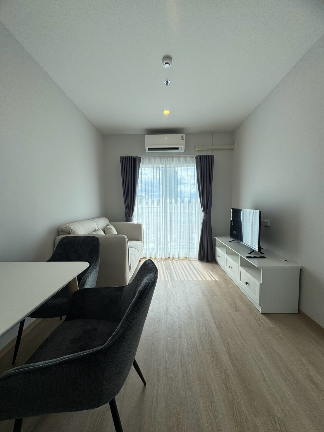 SVR-648 ให้เช่าคอนโดLumpini Place แจ้งวัฒนะ–ปากเกร็ด สเตชั่น ขนาด 35 ตรม. 1 ห้องนอน ชั้น 10