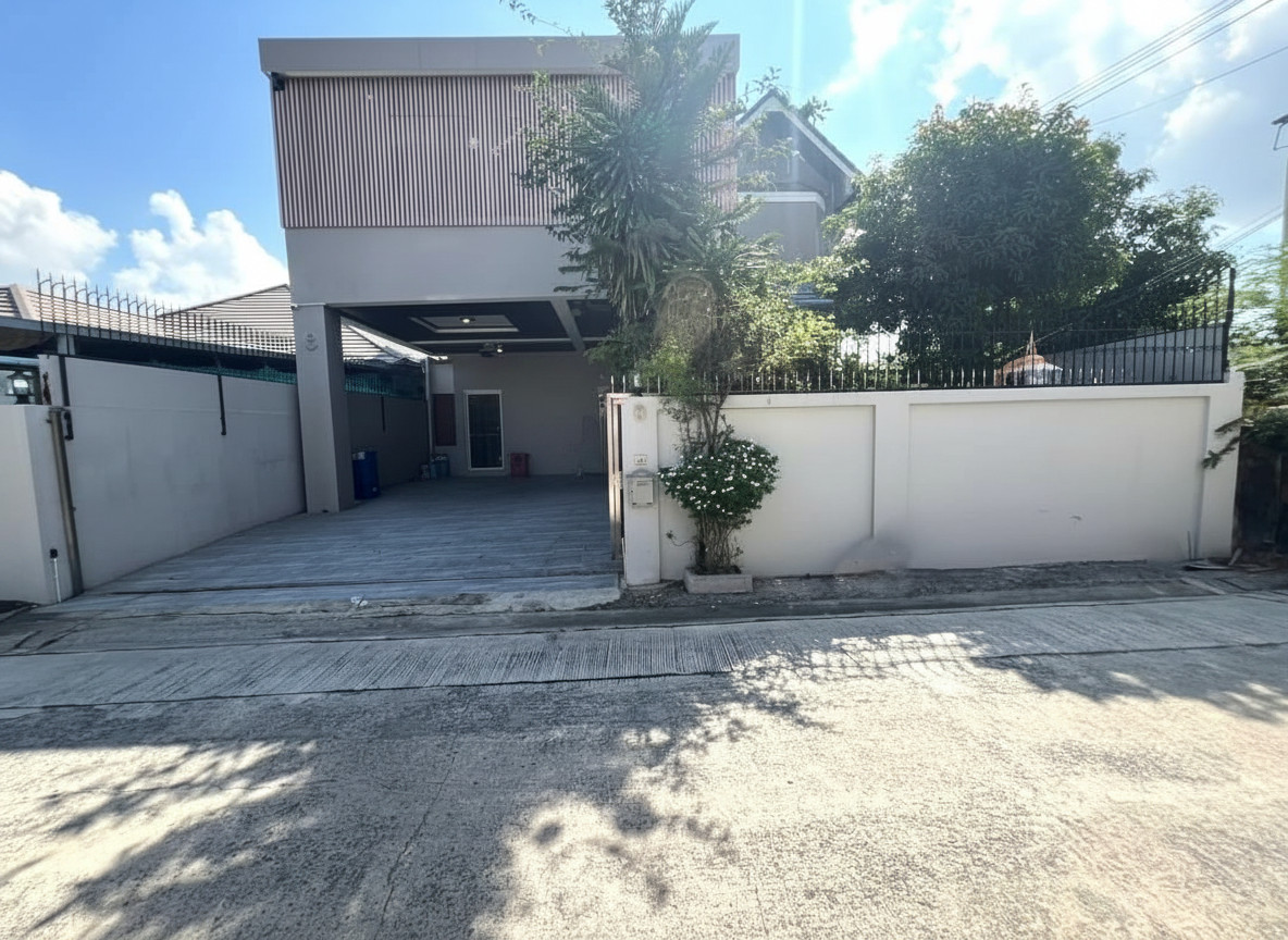 For rent, 2-story detached house | Soi Thung Setthi | Prawet–Bangna | 6 bedrooms | 200 sq m. | Parking for 3 cars. For rent, 2-story detached house | Soi Thung Setthi | Prawet–Bangna | 6 bedrooms | 200 sq m. | Parking for 3 cars.