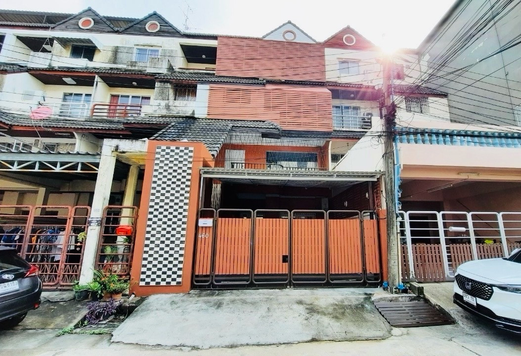 Home office for rent, 4 floors, 320 sq m, Soi Phatthanakan 44, Srinakarin, On Nut, Warathorn Ville Village. Home office for rent, 4 floors, 320 sq m, Soi Phatthanakan 44, Srinakarin, On Nut, Warathorn Ville Village.