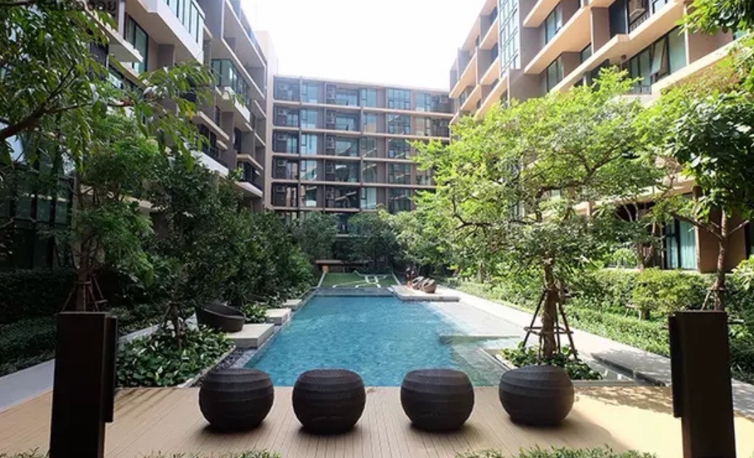 KMUTT at Parque Putthabucha.