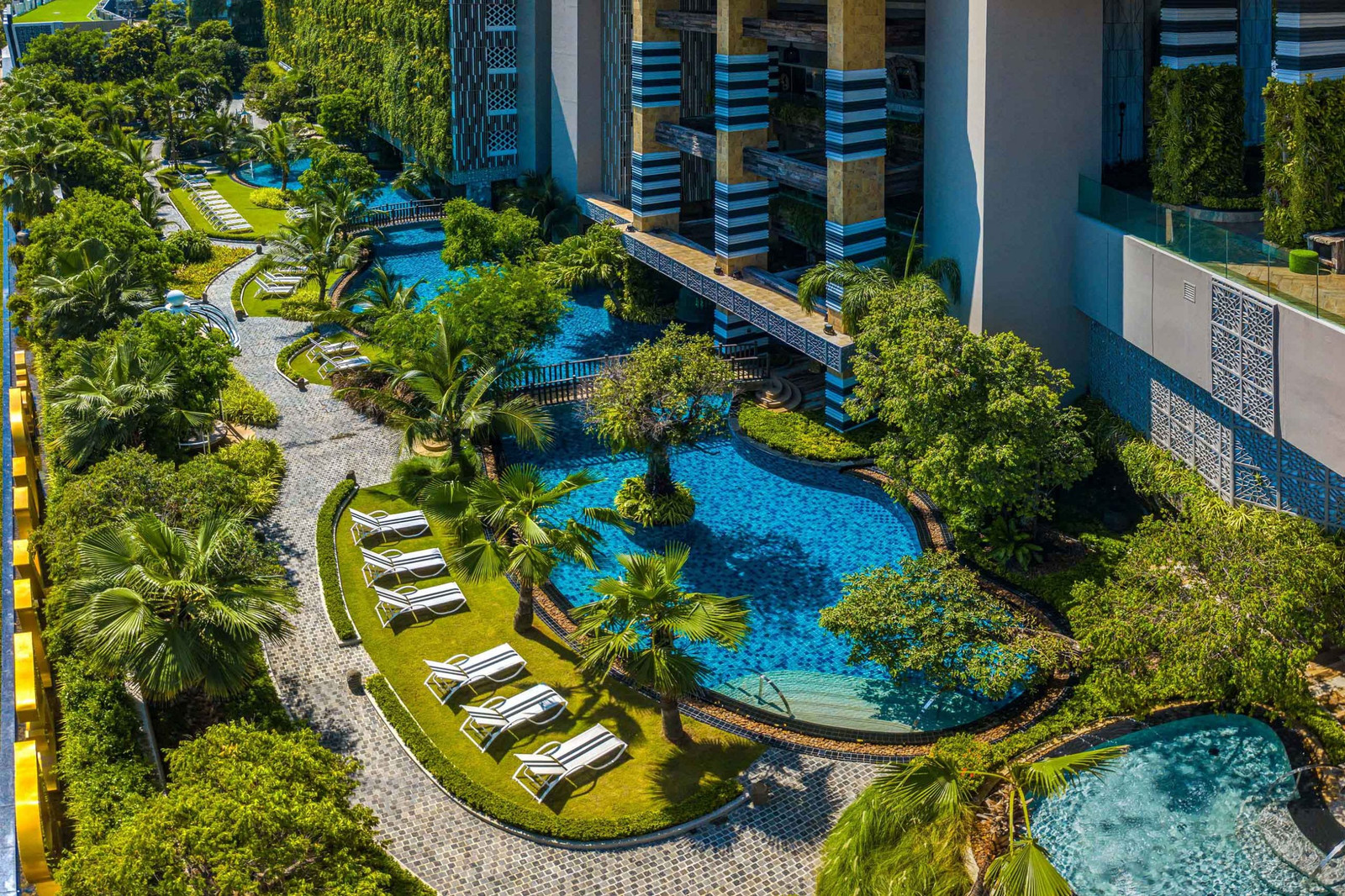 ขายคอนโดหรูพัทยา วิวทะเล ชั้นสูง ชื่อต่างชาติ เดอะ ริเวียร่า จอมเทียน