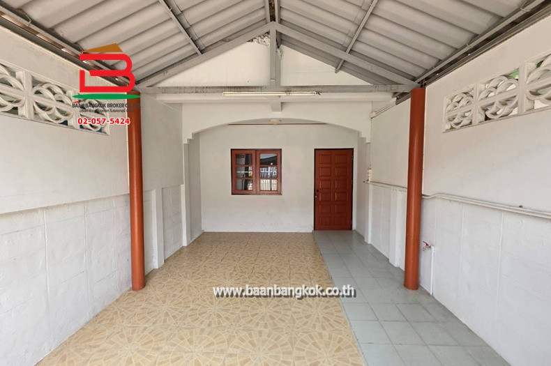 ทาวน์เฮาส์ หมู่บ้านฉัตรณรงค์วิลล่า 4 (ซอยเปียร์นนท์) เนื้อที่ 16 ตรว. ใกล้ตลาดเปียร์นนท์ ถนนลำลูกกา คลอง2 ตำบลคูคต อำเภอลำลูกกา จังหวัดปทุมธานี – รูปที่ 2