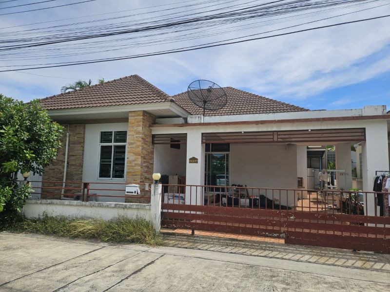 Single-story detached house for sale, 3 bedrooms, ready to move in – Maneerin Village, Si Racha. Single-story detached house for sale, 3 bedrooms, ready to move in – Maneerin Village, Si Racha.