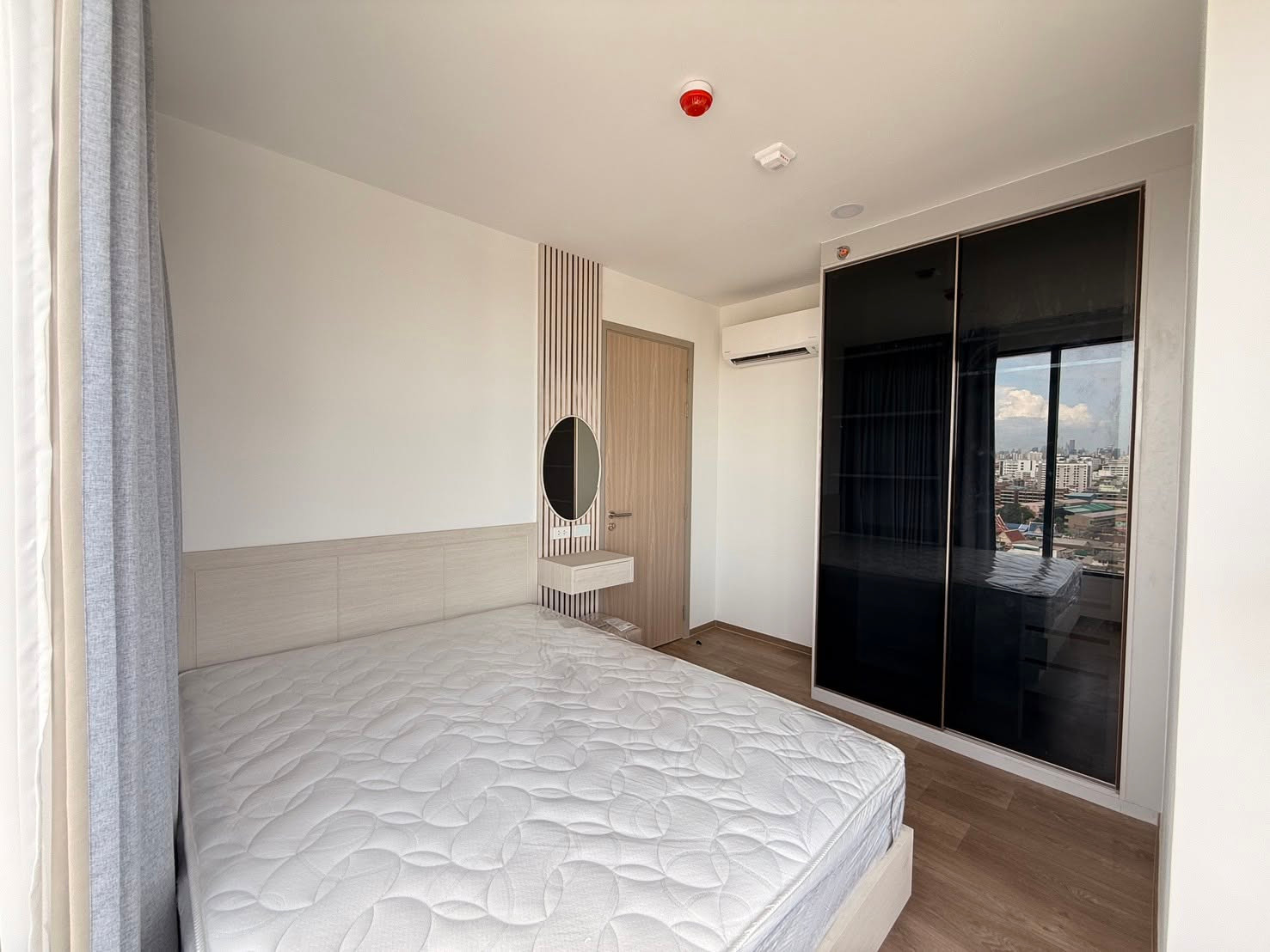 💥 [ 𝐏-𝟏𝟑𝟕𝟖𝟖𝟕 ] FORRENT : So Origin Siriraj 2 Bedrooms, Great Layout! Near MRT Fai Chai 𝟐𝟐,𝟎𝟎𝟎 THB/mo. | Line @easycondoplus | 099-229-6397