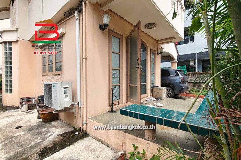 ที่ดินพร้อมบ้านเดี่ยว ซอยรามคำแหง 24 แยก 4 เนื้อที่ 60 ตรว. (ใกล้มหาวิทยาลัยรามคำแหง) ถนนรามคำแหง แขวงหัวหมาก บางกะปิ – รูปที่ 3