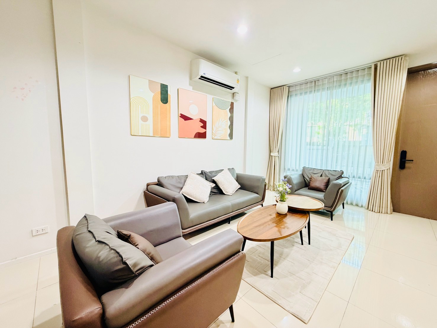 🏡 ให้เช่า Townhome 3 ชั้น NUE Connex House Don Mueang 4 ห้องนอน 4 ห้องน้ำ บ้านทำเลดี โซนหน้า Clubhouse ติดสนามเด็กเล่นและสระว่ายน้ำ พร้อมเฟอร์นิเจอร์และเครื่องใช้ไฟฟ้า – รูปที่ 3