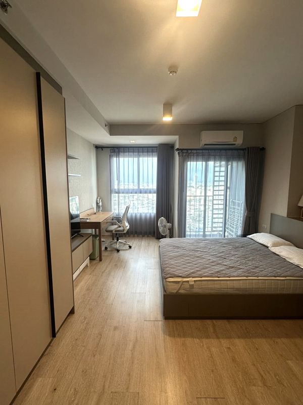 💥 [ 𝐏-𝟏𝟑𝟕𝟔𝟑𝟐 ] FORRENT : Ideo Sathorn-Wongwian Yai Popular Area, Great Price! Near BTS Wongwian Yai 𝟏𝟓,𝟎𝟎𝟎 THB/mo. | Line @easycondoplus | 099-229-6397