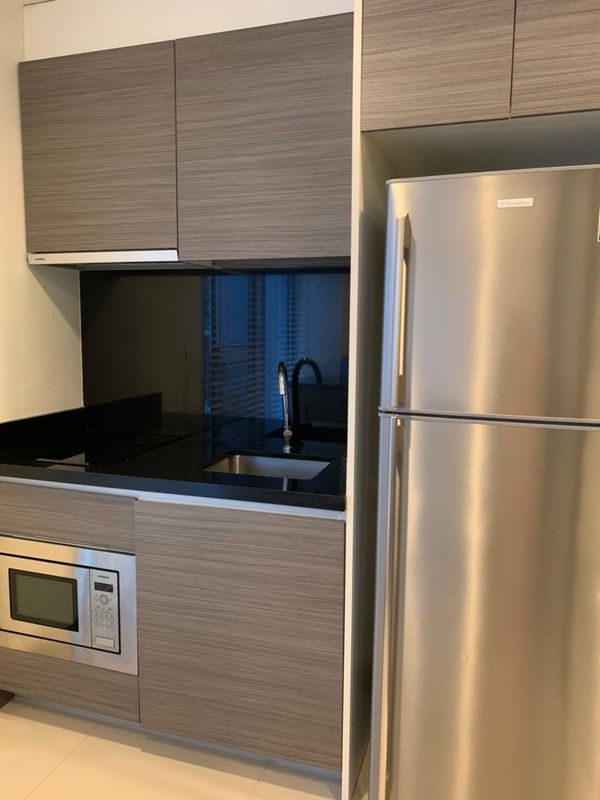 ✨ Condo for rent Rende Sukhumvit 23 📍 near BTS Asoke / MRT Sukhumvit 1 bedroom | 1 bathroom | 40.23 sq m. 🏢 3rd floor | has bathtub | complete furniture and electrical appliances