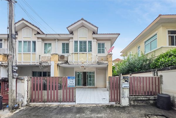 Pruksa Ville 16 Rangsit-Ongkharak, corner plot, next to Rangsit-Nakhon Nayok Road. Near Dream World