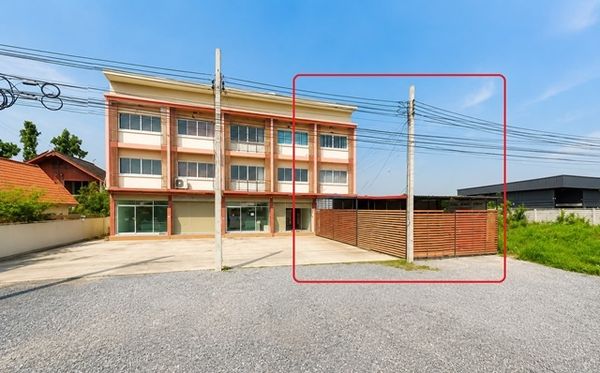 10 cars. Chueamsamphan-Prachasamran Road. Brand new 3-story corner commercial building for rent, on