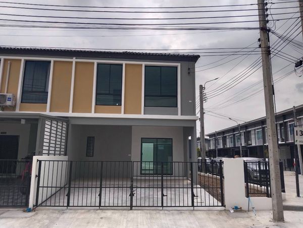 Townhome for rent, Pruksa Ville 110, Lat Krabang - Pracha Phatthana, near Lat Krabang Hospital, only 7 minutes.