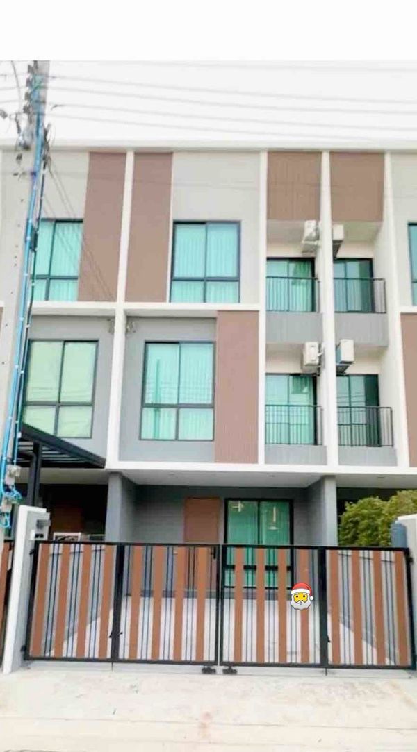 🏡 Townhome for rent, 3 floors, NUE Connex House Don Mueang, 4 bedrooms, 4 bathrooms, house, good location, zone in front of the clubhouse, next to the playground and swimming pool. Complete with furniture and electrical appliances