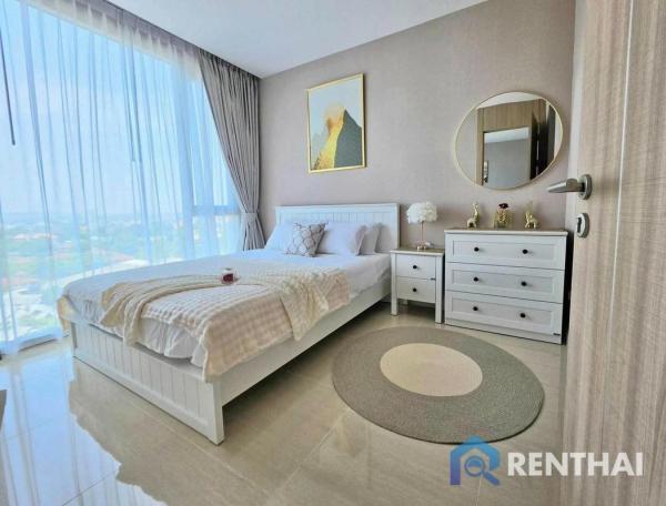 ยูนิตหัวมุมสุดหรูที่ The Riviera Wongamat | 1 ห้องนอน | เฟอร์นิเจอร์ครบครัน
